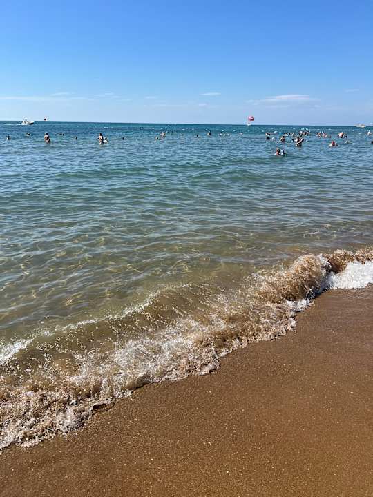 Strand Glamour Resort & Spa