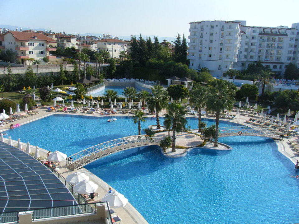 Hammer Pool Side Mare Resort & Spa