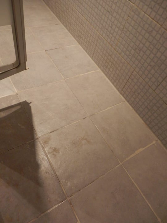 Bad Titanic Resort & Aqua Park