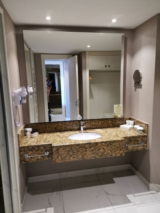 Zimmer Royal Taj Mahal Hotel