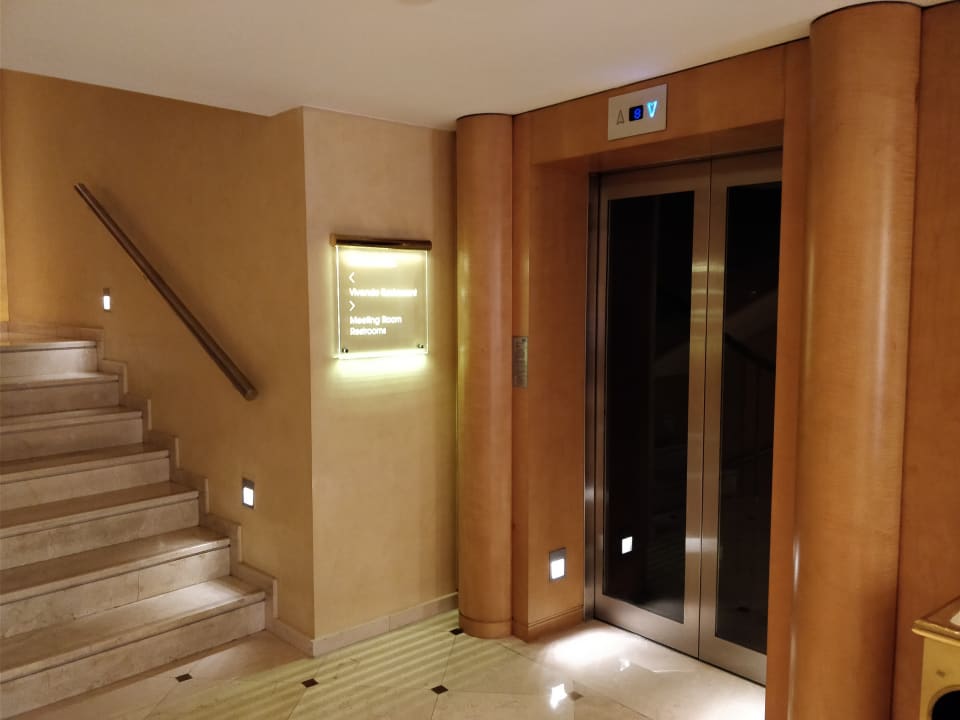 Lobby Meliá Athens Hotel