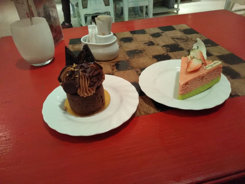 Gastro Woodlands Hotel & Resort