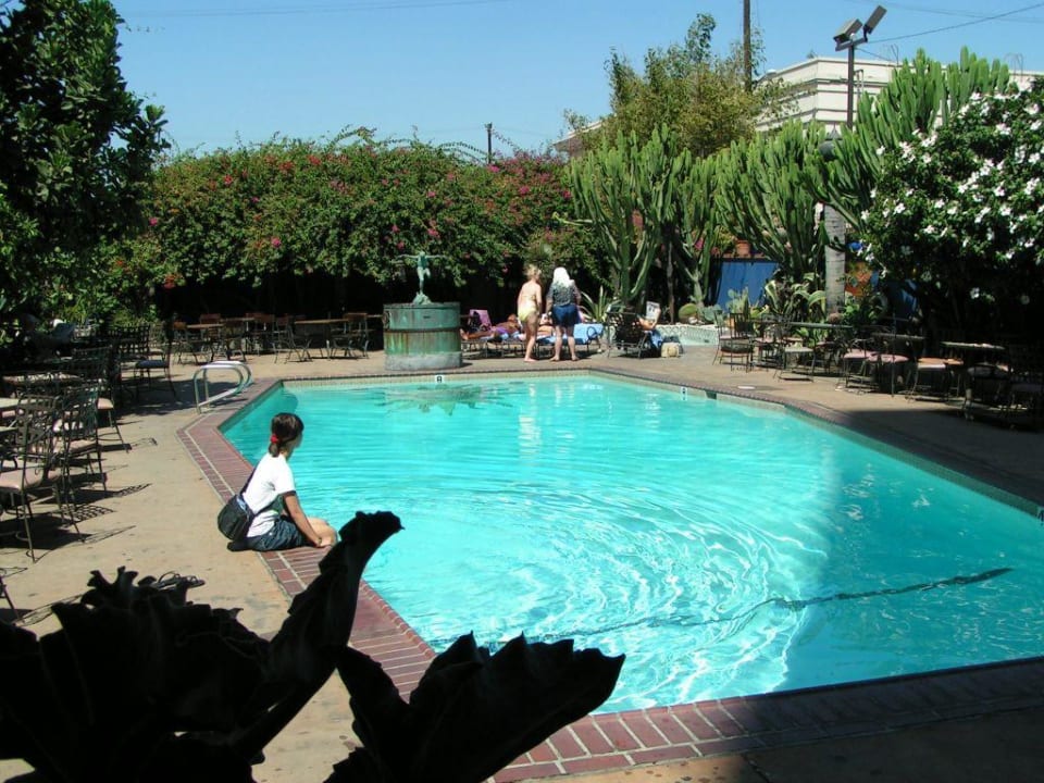 Swimmingpool und Gartenbereich des Figueroa Hotels Hotel Figueroa
