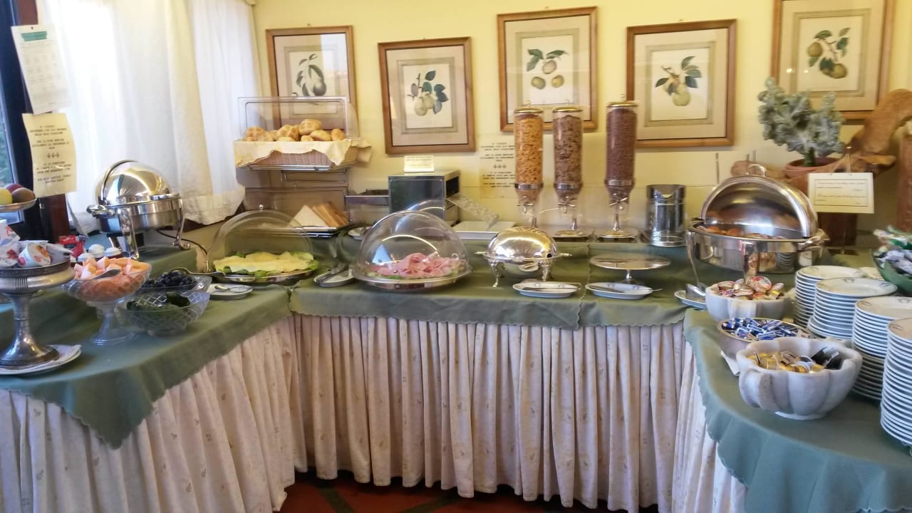 Teil des Frühstücksbuffets Hotel Farnese