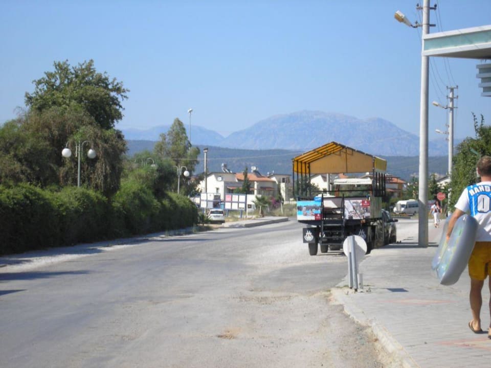 Strasse vor dem Hotel Hotel Orfeus Park