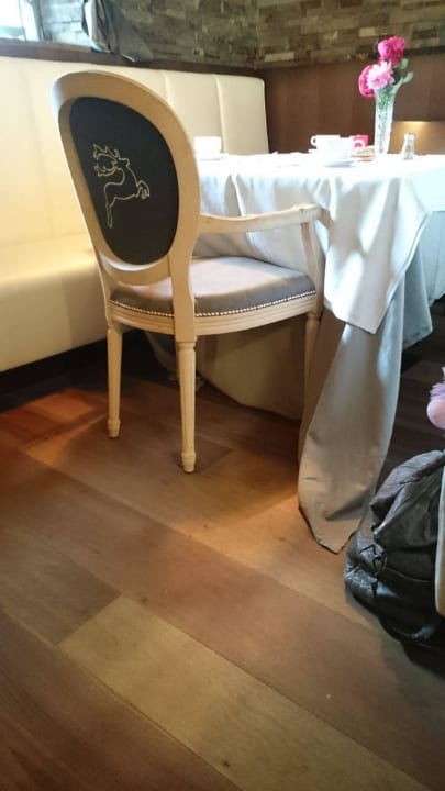 Unpassende Tischdecke STROBLHOF Active Family SPA Resort