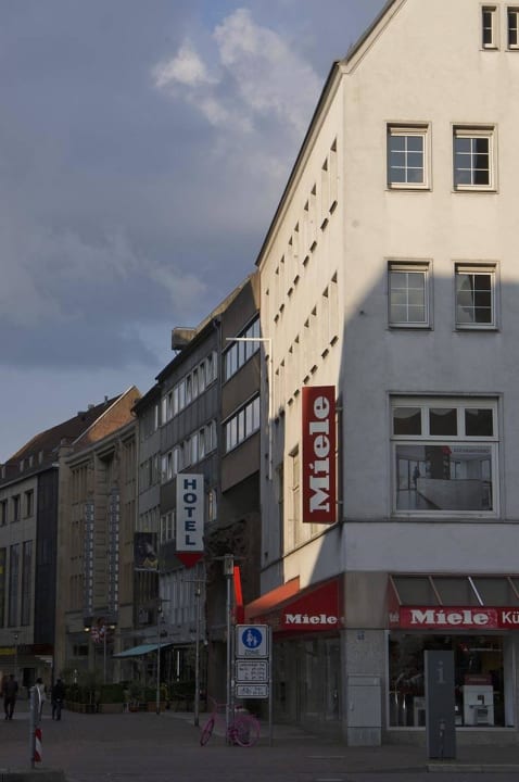Eingang Hotel Central Hannover