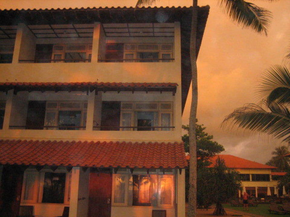 Oben rechts mein Balkon Mermaid Hotel & Club