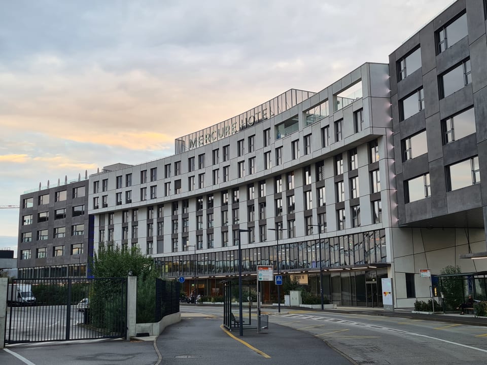 Außenansicht Mercure Geneva Airport