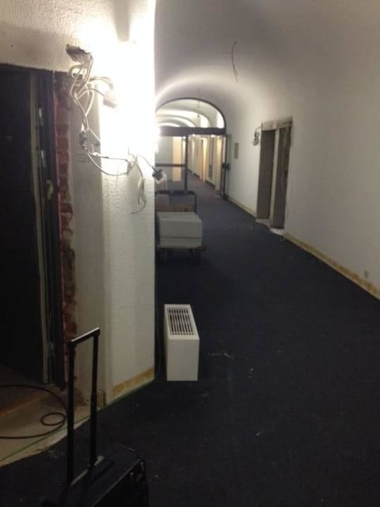 Flur zum Zimmer / Baustelle  Parkhotel Kurhaus