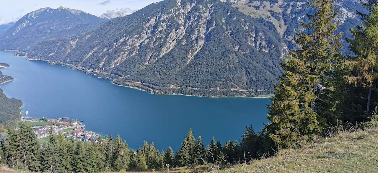 Ausblick Das Karwendel - Ihr Wellness Zuhause am Achensee
