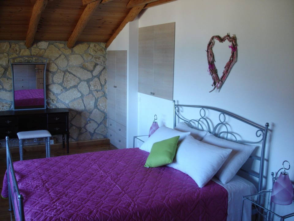 1 von 3 Schlafzimmern Villa Tireda