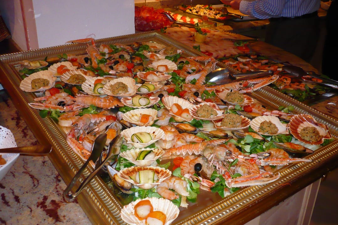 Abends am Büffet, grandios lecker. Hotel Welponer