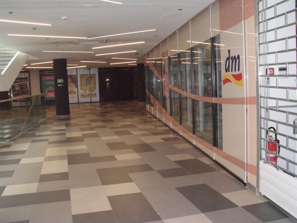 Einkaufszentrum im EG Hotel Academia