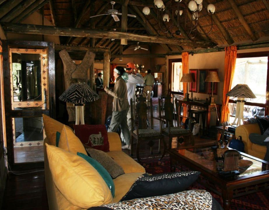 Lobby Deception Valley Lodge