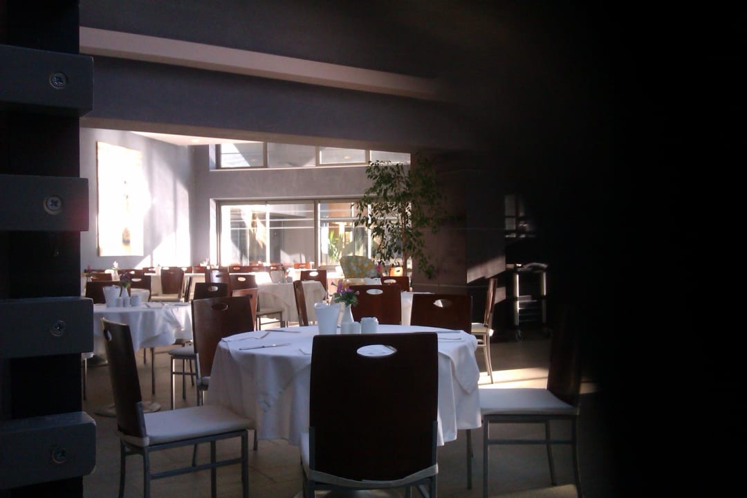 Die Sonne lacht schon wieder beim Frühstück Limak Lara Deluxe Hotel & Resort