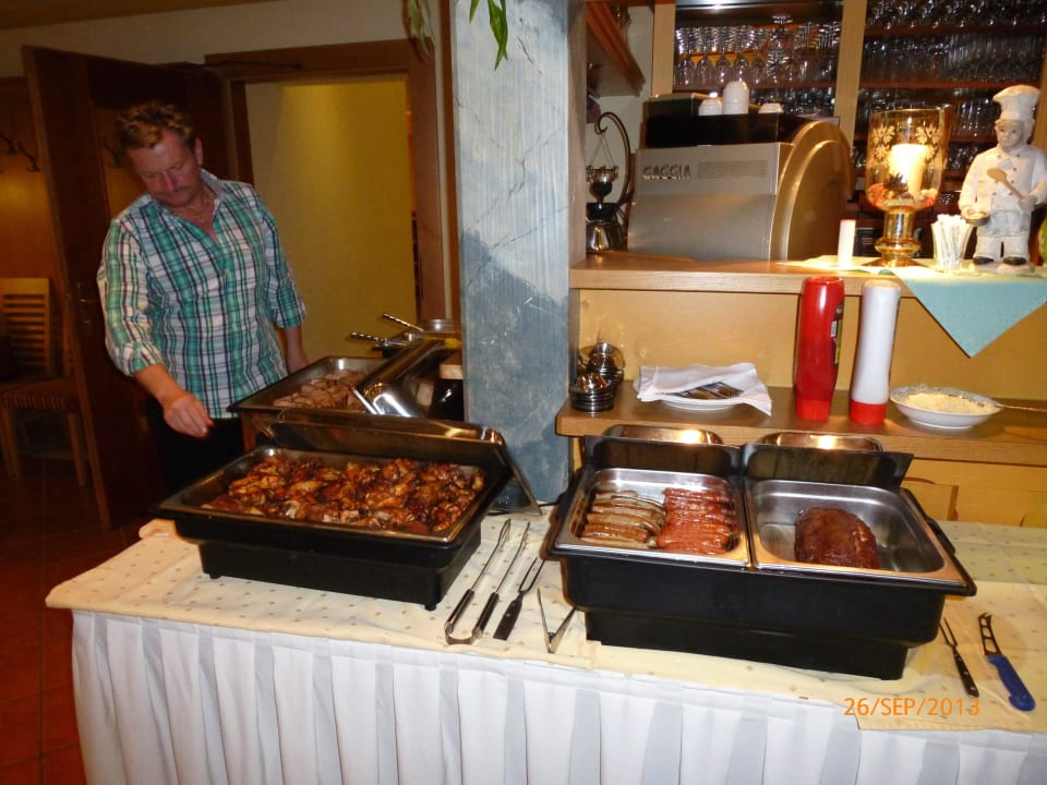 Das ist der freundliche nette Chef Karl  Hotel Brückenwirt