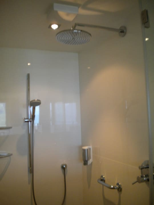 Geräumige Dusche Hotel Patrizia