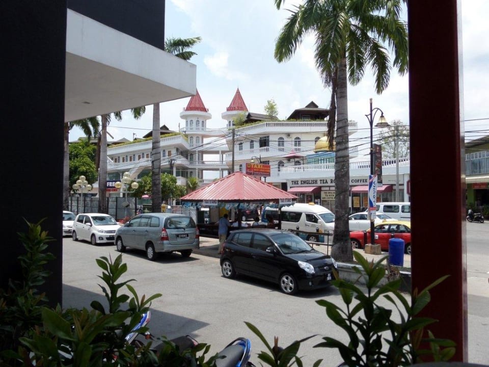 Blick vom Mc Donalds gegenüber Hotel Landcons