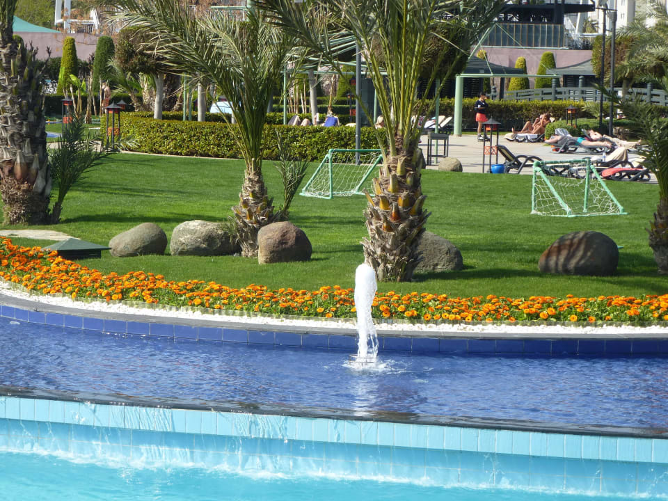 Gartenteil Limak Lara Deluxe Hotel & Resort