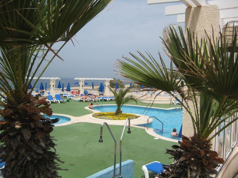 Unterer Poolbereich Parque Nereida Suites Hotel