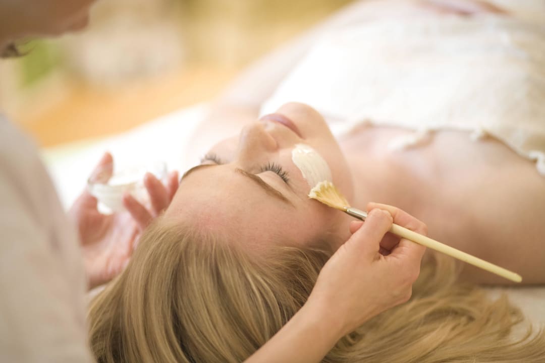 Kosmetikbehandlung i. d. hauseigenen Spa-Abteilung Gästehaus beim Nuihausa