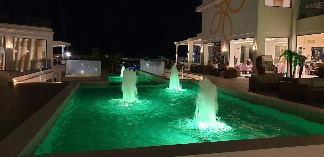 Außenansicht Asterias Beach Resort