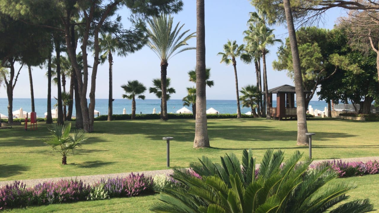 Gartenanlage Acanthus Cennet Barut Collection