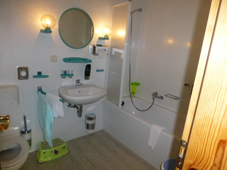 Bad in der Nr. 11. Hotel garni Haus Sonneneck