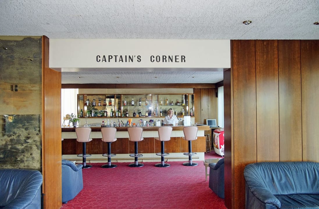Hotel - Bar Aquarium Hotel