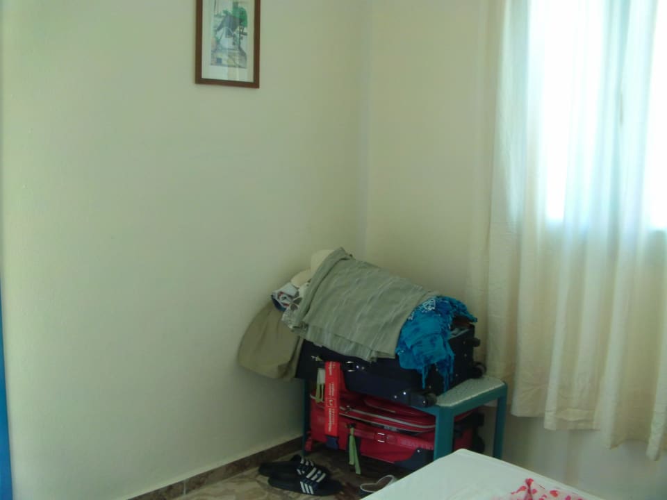 Für einen Schrank reicht der Platz nicht Apollo Hotel I & II