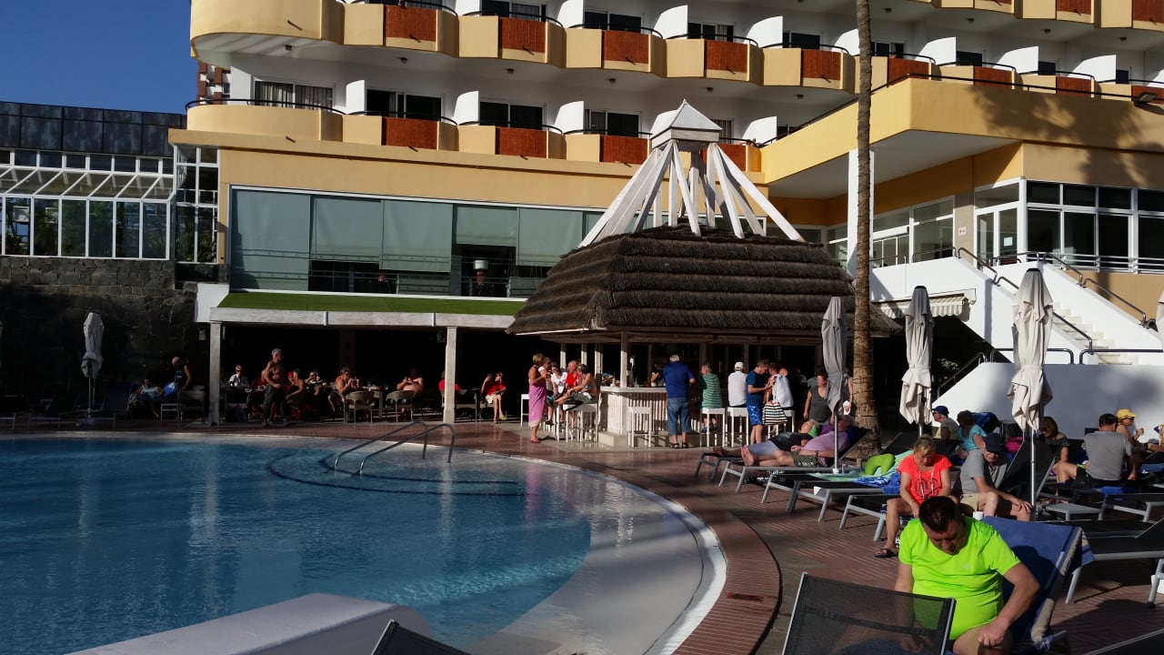 Pool allsun Hotel Lucana