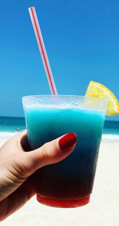 Toller Coctailservicevam Strand  Hotel Riu Dunamar