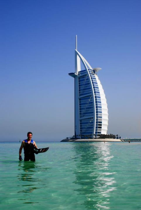 Wasserski direkt vorm Burj Jumeirah Mina Al Salam