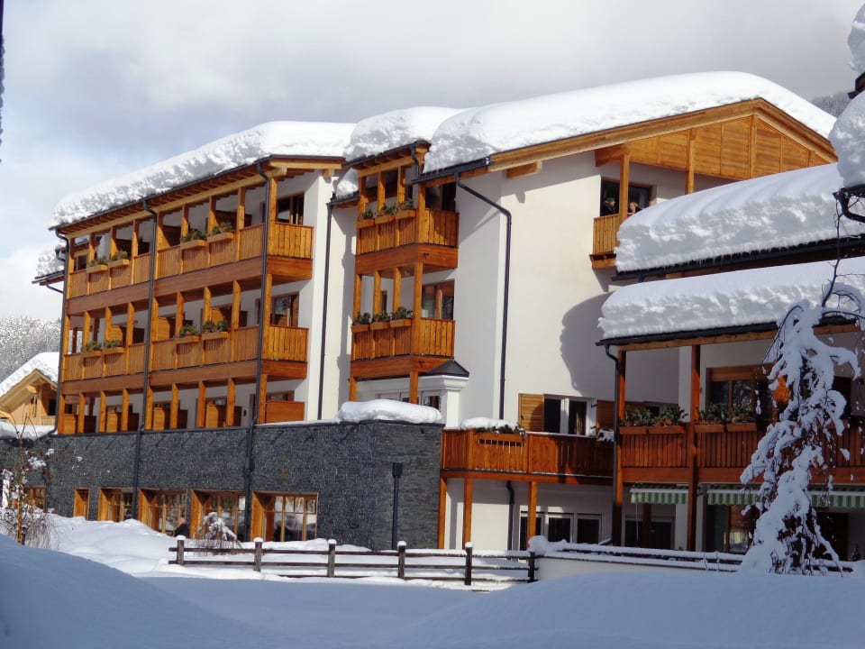 Vorderansicht des Hotes Hotel Monika – great place to be