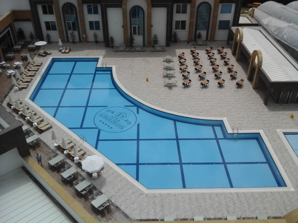 Pool The Lumos Deluxe Resort Hotel