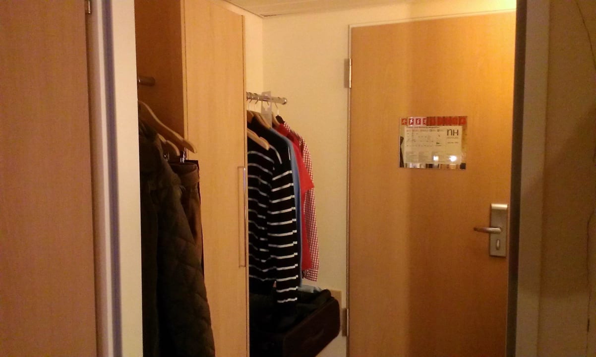 Zweckmäßiger Korridor Hotel NH Leipzig Messe