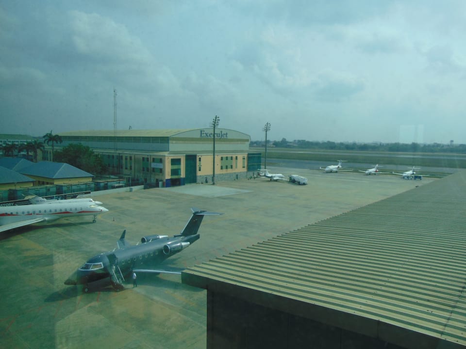 Ausblick Legend Hotel Lagos Airport, Curio Collection By Hilton