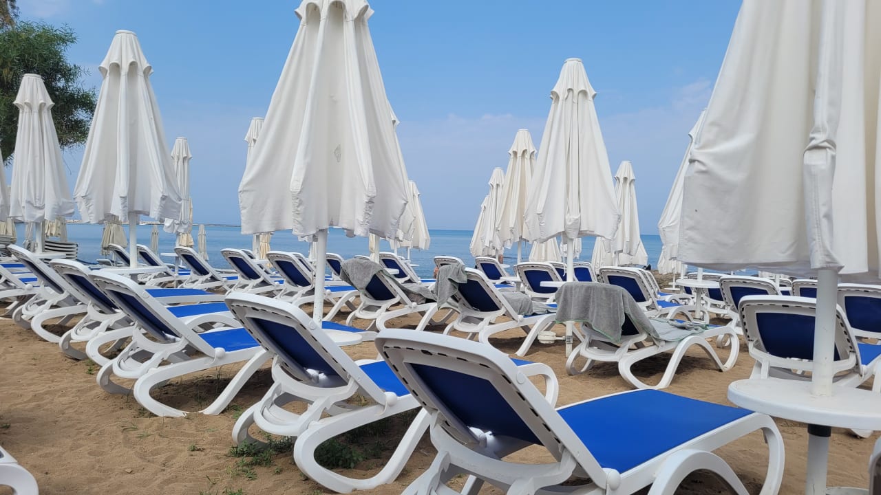 Strand Can Garden Beach