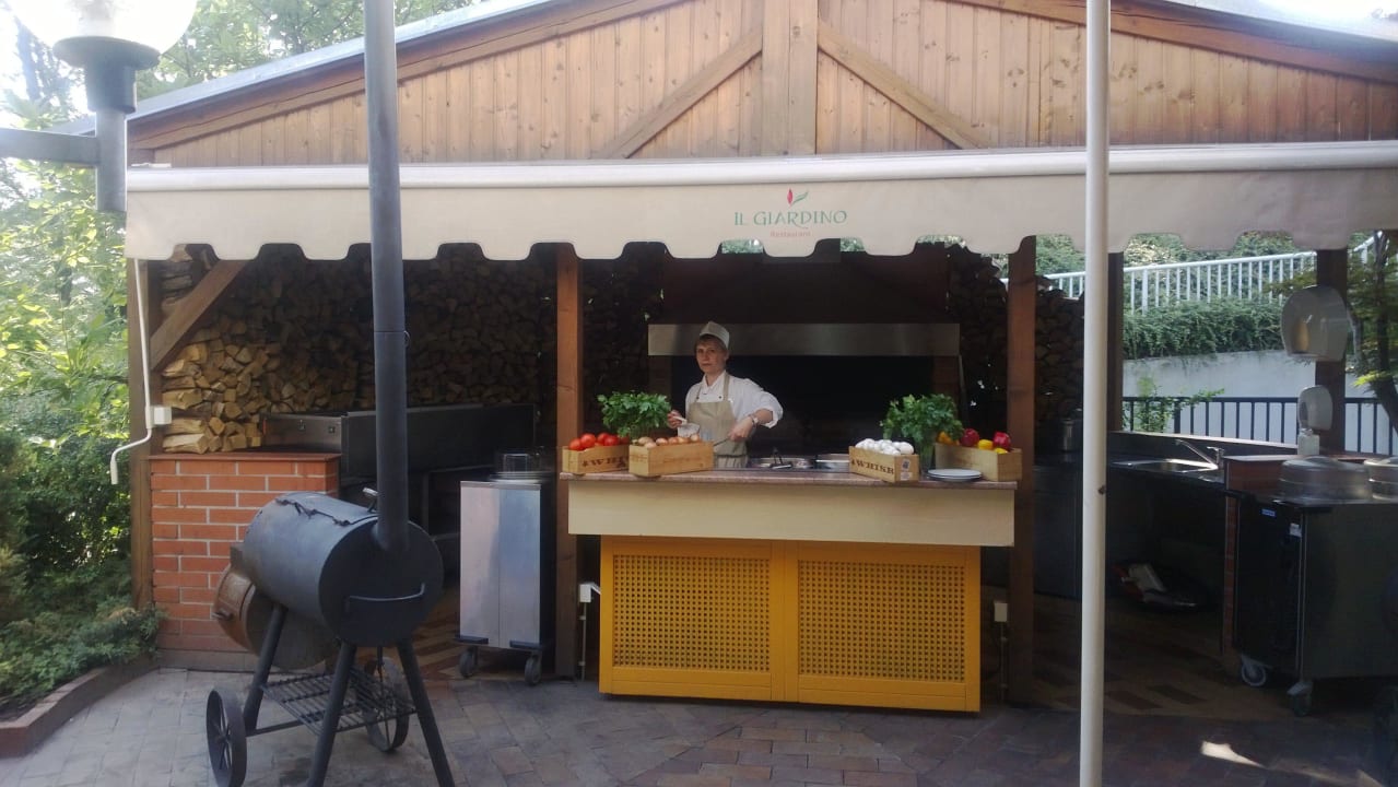 Omelette und Spiegeleier NH Prague City