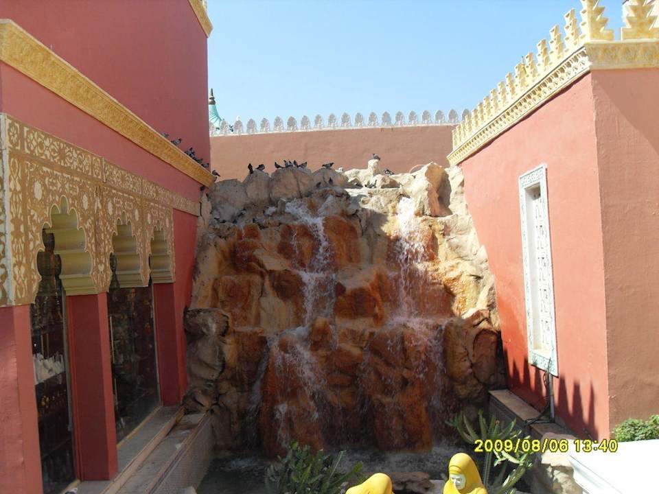 Wasserfall mit Figuren Pickalbatros Alf Leila Wa Leila Resort - Neverland Hurghada