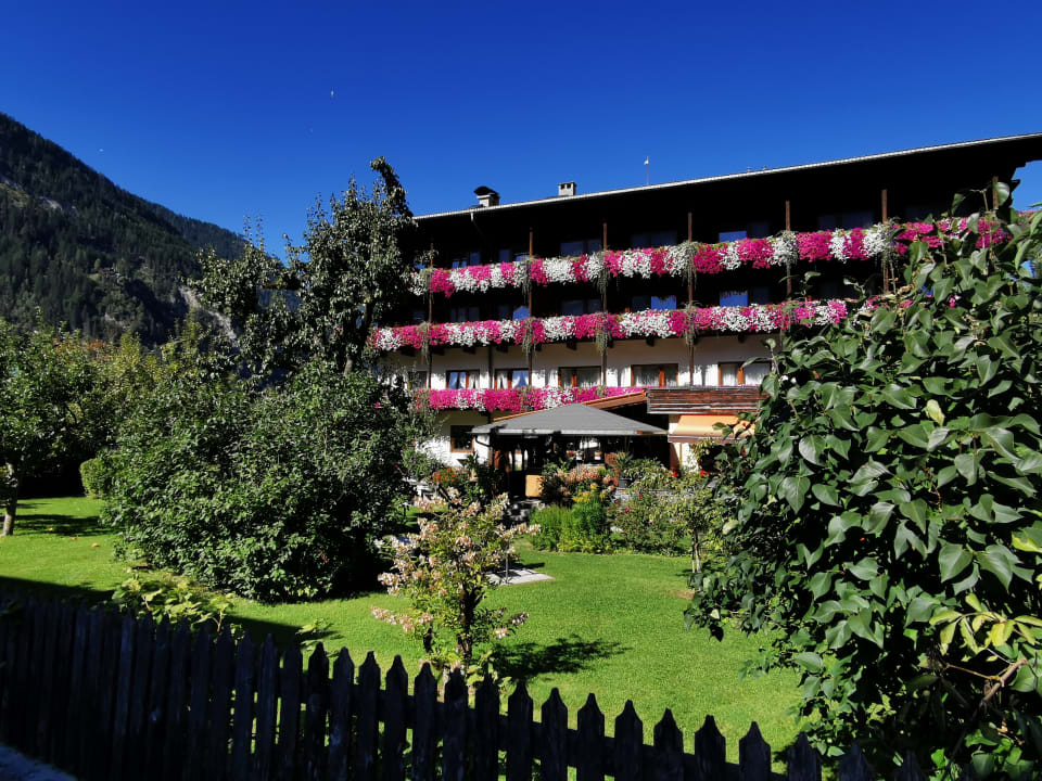 Außenansicht Hotel & Pension Strolz