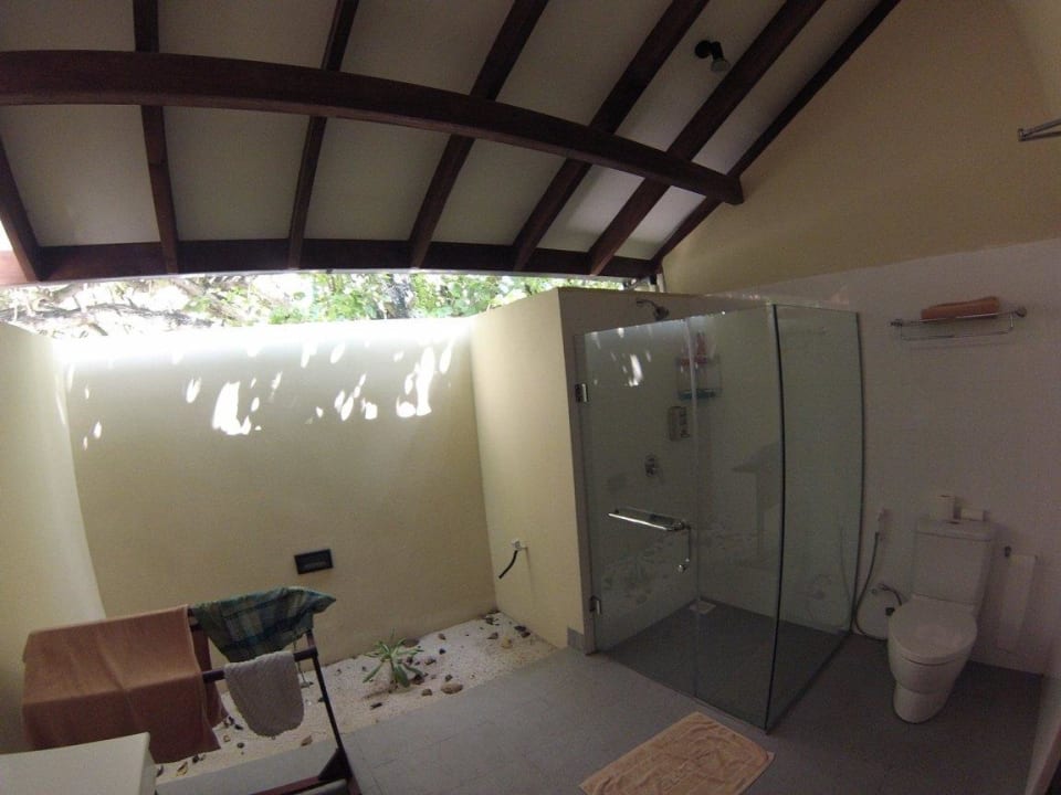 Superior Room 215, Badezimmer, Joanna & Pascal Summer Island Maldives