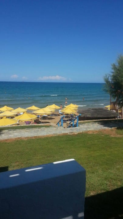 Von einem der Wege aus Mitsis Rinela