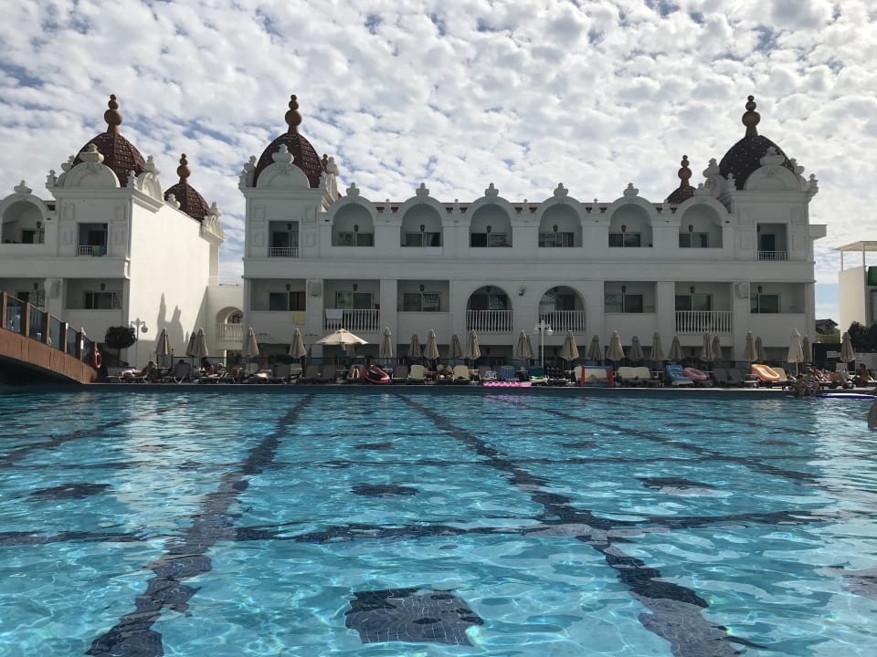 Pool Oz Hotels Side Premium