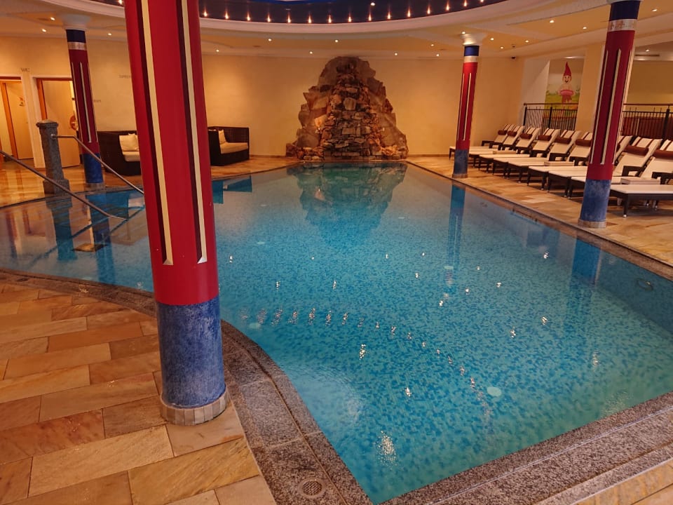 Pool Kinderhotel Waldhof