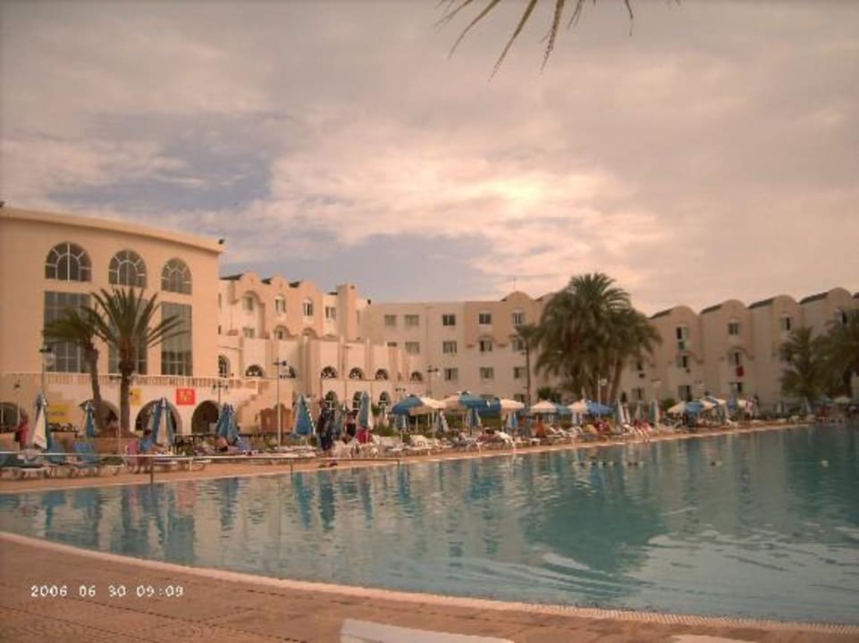 Ansicht des Hotels von der Poolseite Djerba Castille