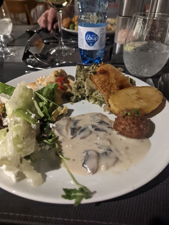 Gastro Crystal Springs Beach Hotel