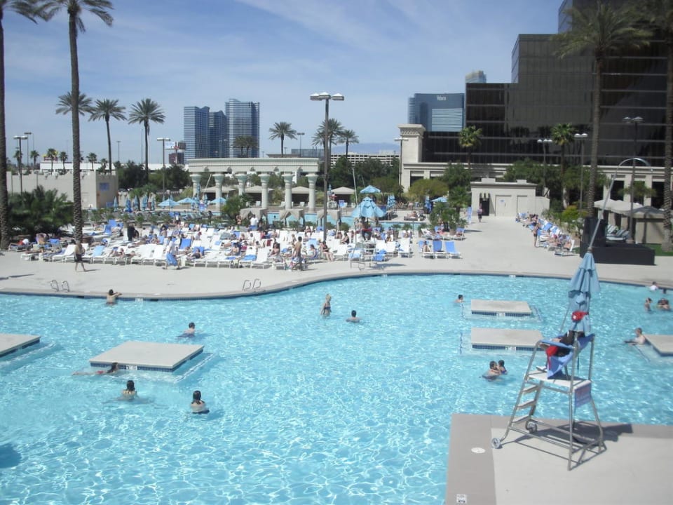 Pool Luxor Hotel & Casino