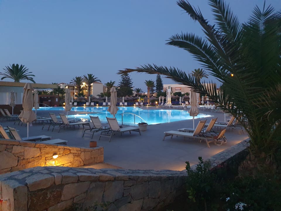 Pool Anissa Beach & Village